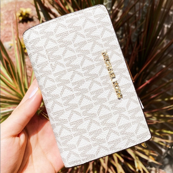 S⬇️👜💕- Michael Kors Crossbody &Wallet SET - Picture 5 of 8